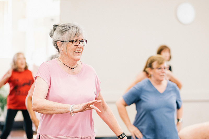 elderly-group-exercise-featured